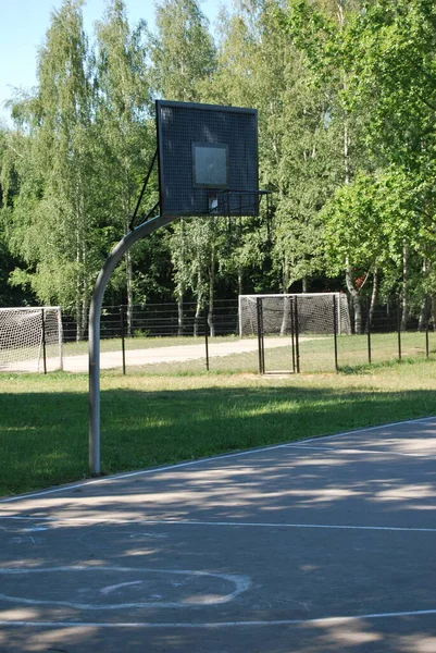 Koszykówka Parku Miejskim — Zdjęcie stockowe