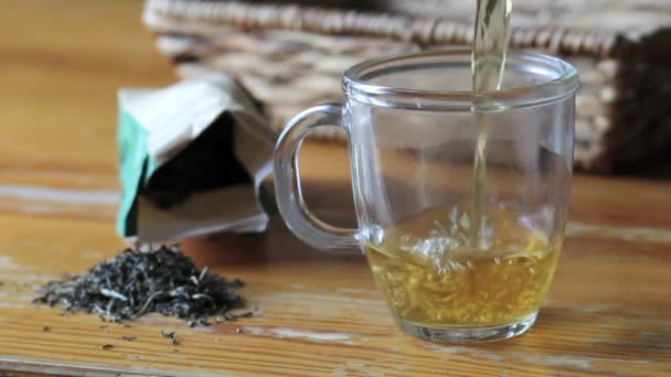 Verter el té — Vídeos de Stock