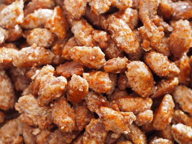 yanmış şeker badem