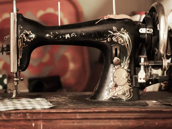 Старий швейна машина — стокове фото
