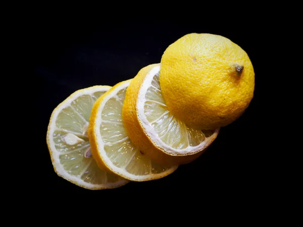 Lemon pieces — Stock Photo, Image