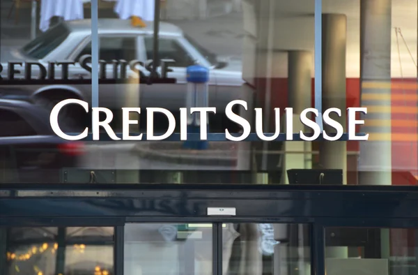 ZURICH - 10 JANVIER : Le Credit Suisse est le deuxième plus grand bac suisse — Photo