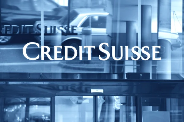 Zürich - januari 10:Credit Suisse är den näst största schweiziska ba Stockbild