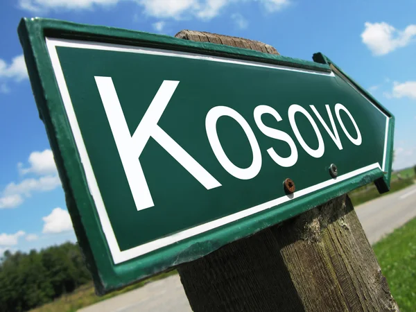 Kosovo verkeersbord — Stockfoto