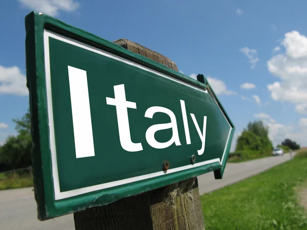 Señalización de Italia por una carretera rural —  Fotos de Stock