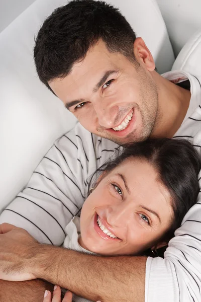 Pareja sonriente —  Fotos de Stock