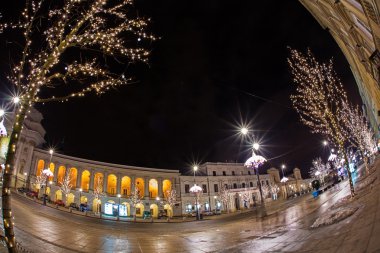 gece Varşova