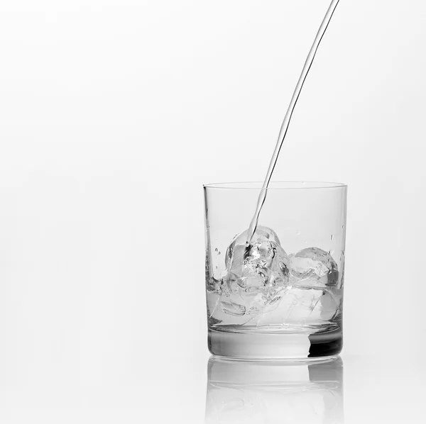 Wodka met ijs — Stockfoto