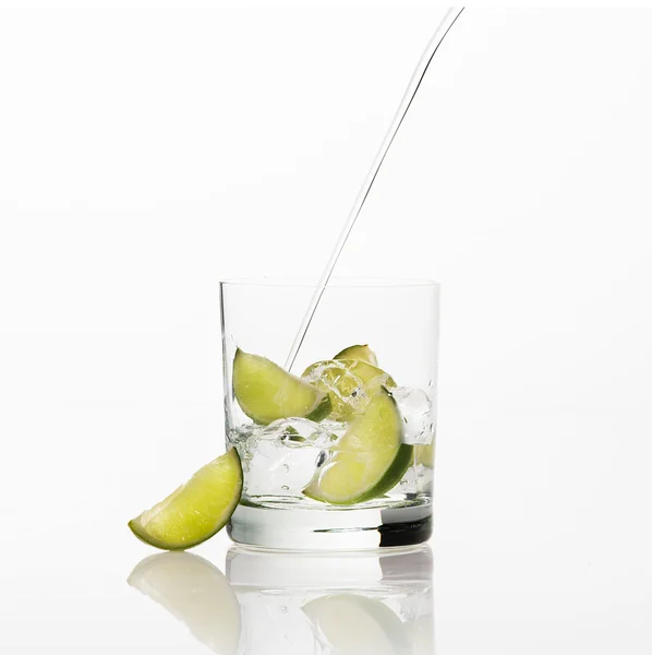 Čerstvá voda s citronem — Stock fotografie