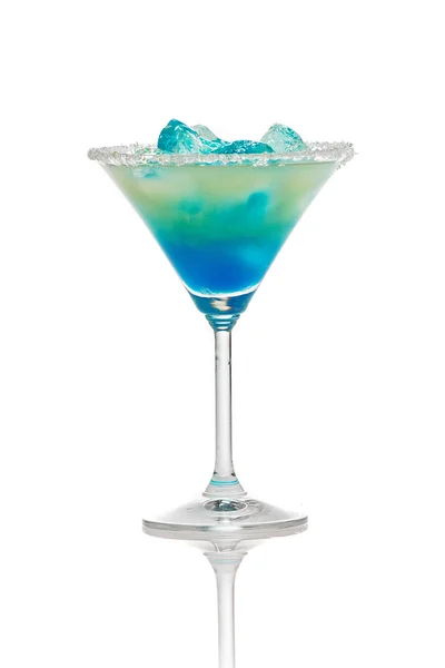 Cocktail fresco com curaçao azul — Fotografia de Stock