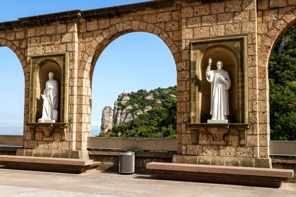 Sculptures in the cloister Montserrat Monastery — Stock Photo, Image