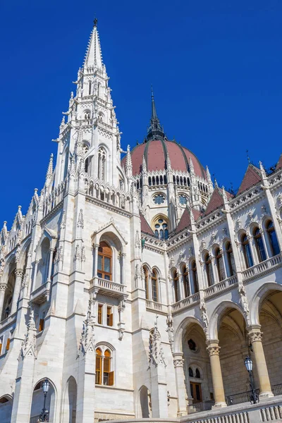Híres Parlamenti Épület Budapesten — Stock Fotó