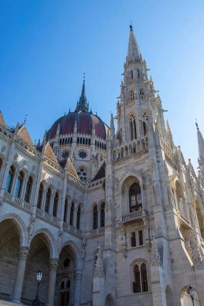 Híres Parlamenti Épület Budapesten — Stock Fotó