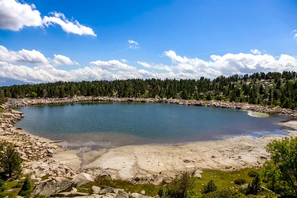 Paisaje Verano Cerdanya Lago Montaña Pirineos Cataluña España — Foto de Stock