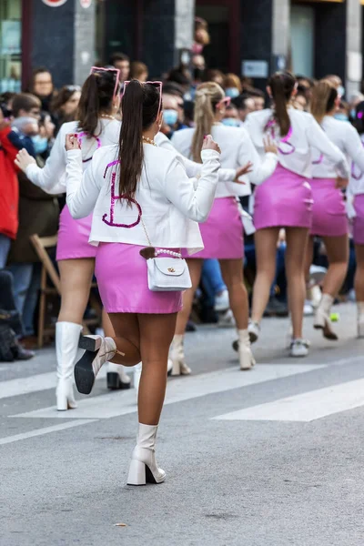 Carnaval Tradicional Uma Cidade Espanhola Palamos Catalunha Muitas Pessoas Traje — Fotografia de Stock