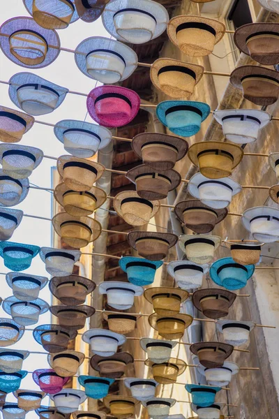 Hats Avignon Street — 图库照片