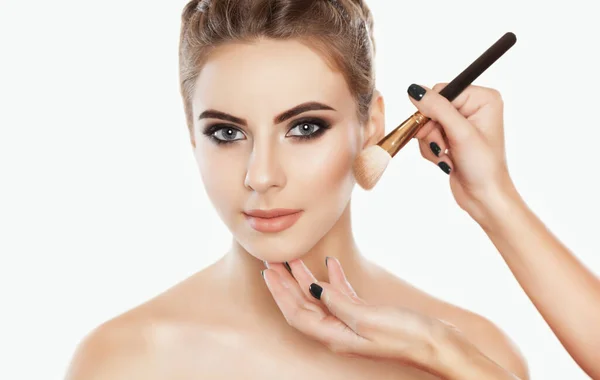 Makeup Artist Paints Powder Girl Face Completes Day Make Beauty — Foto de Stock