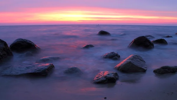 Pedras no mar — Fotografia de Stock