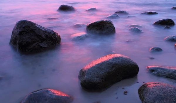 大海里的石头 — 图库照片