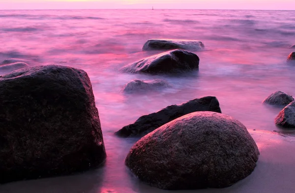 Камені в морі — стокове фото