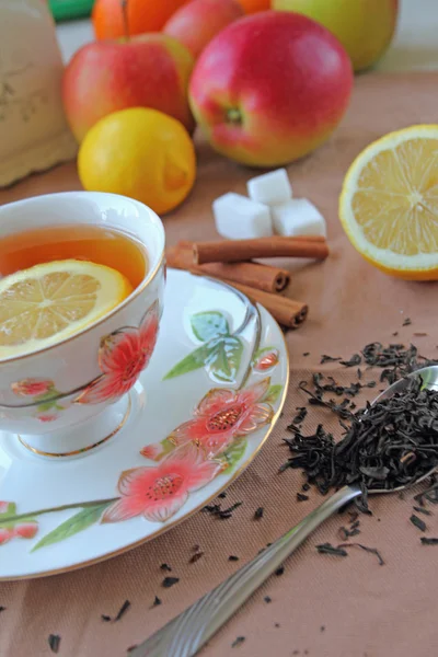 Tasse à thé au citron — Photo