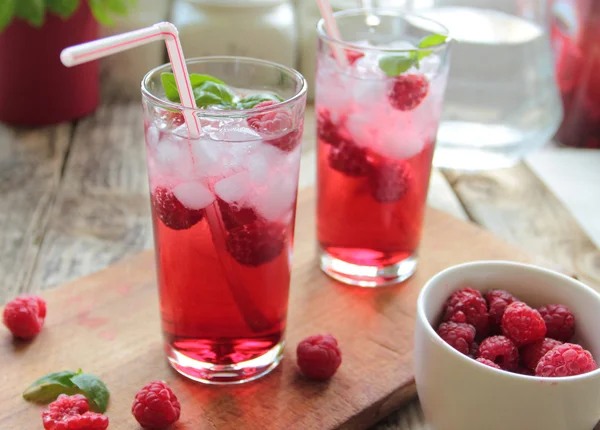 Zumo de arándanos frescos con hielo — Foto de Stock