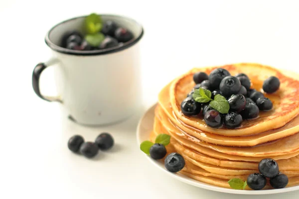 Stack of pancakes with fruits — Stock Photo, Image