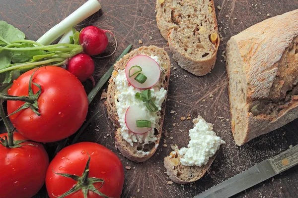 Kahvaltı için sağlıklı sandviç