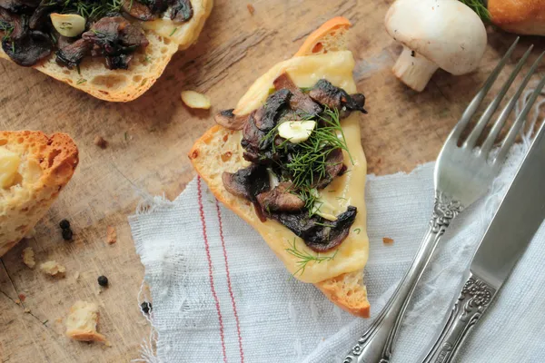 Pan con champiñones —  Fotos de Stock