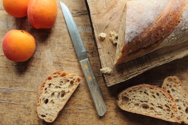 Frisches Brot — Stockfoto