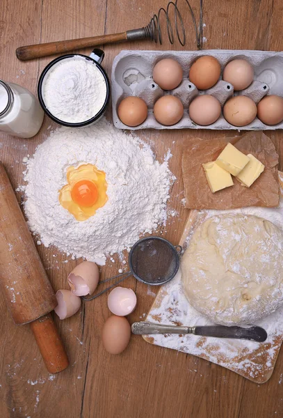 Ingrediente Para Hornear Con Harina Huevos Mantequilla Leche — Foto de Stock