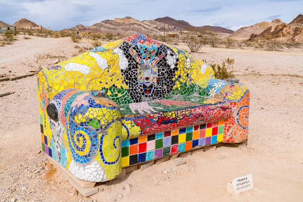 Rhyolite March 2022 Mosaic Tile Couch Sculpture Created Artist Albert — Stock Photo, Image