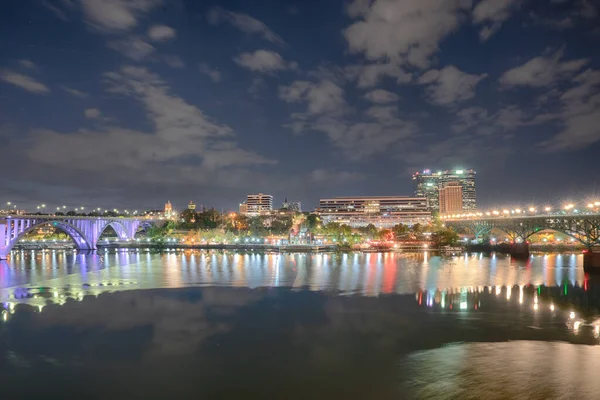 Stadens Skyline Knoxville Längs Tennessee River Natten — Stockfoto