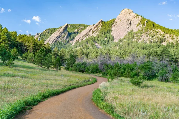 View of the Flatiron Peaks in Chautauqua Park in Boulder, Colorado