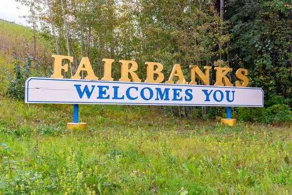 Fairbanks Alaska Sierpnia 2022 Fairbanks Zadowoleniem Przyjmuje Podpisujesz Się Wzdłuż — Zdjęcie stockowe