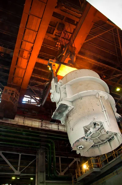 Red Hot Metal Vat Metallurgical Production — Stok fotoğraf