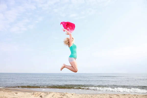 Vücut kadın yaz eğlence kavramı — Stok fotoğraf