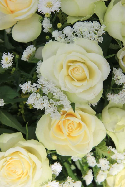 Flores de boda blancas —  Fotos de Stock