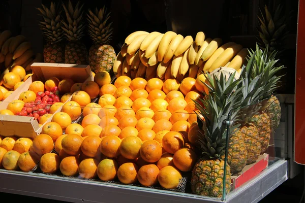Frutos empilhados — Fotografia de Stock