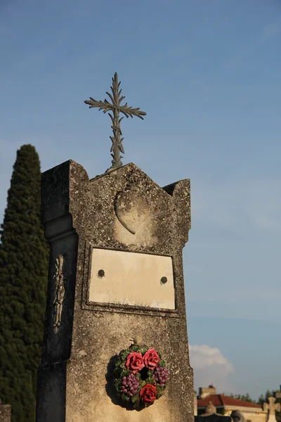 Ornamento grave — Fotografia de Stock