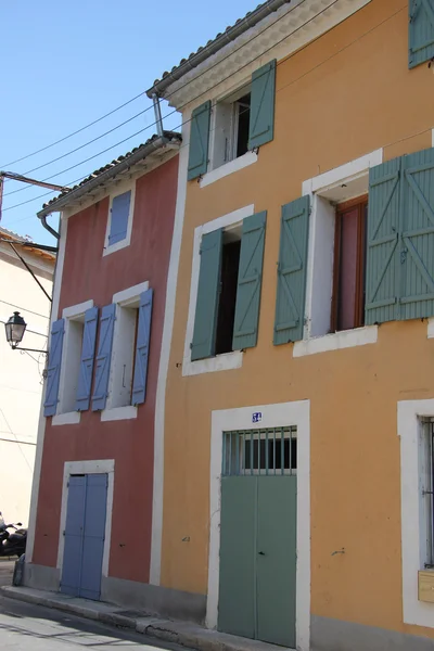 Färgade hus i provence — Stockfoto