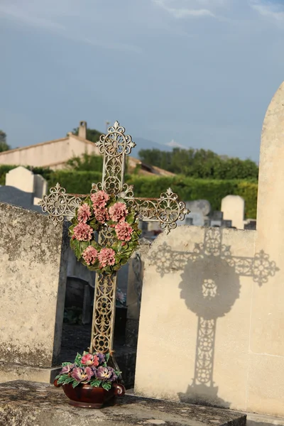 Żeliwny krzyż ornament — Zdjęcie stockowe