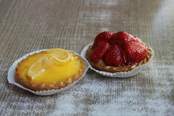 딸기와 레몬 케이크 — 스톡 사진