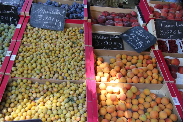 Fruit kraam in de provence — Stockfoto