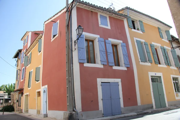 Barevné domy v provence — Stock fotografie