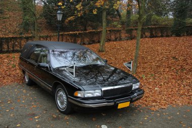 siyah cenaze arabası