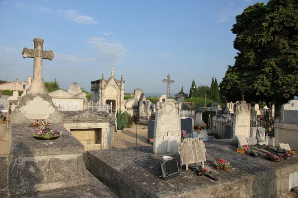 Antiguo cementerio en la Provenza —  Fotos de Stock