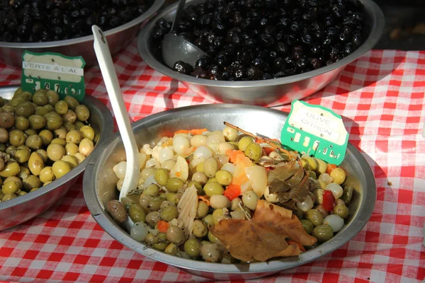 Different sorts of olives — Stock Photo, Image