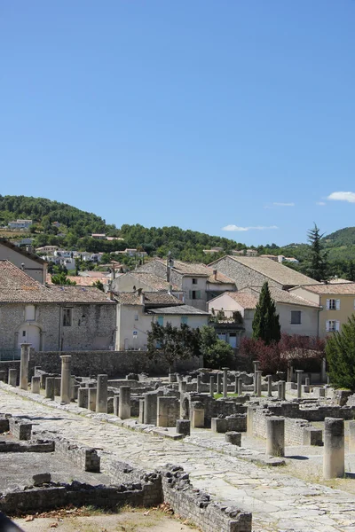 Římské ruiny ve vaison la romaine — Stock fotografie