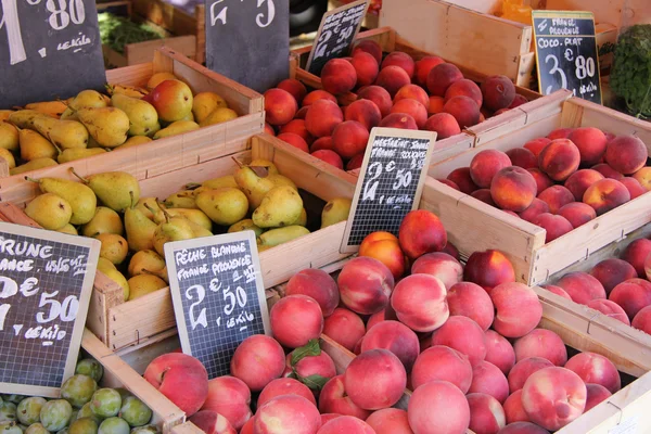 Peaches and nectarines — Stock Photo, Image